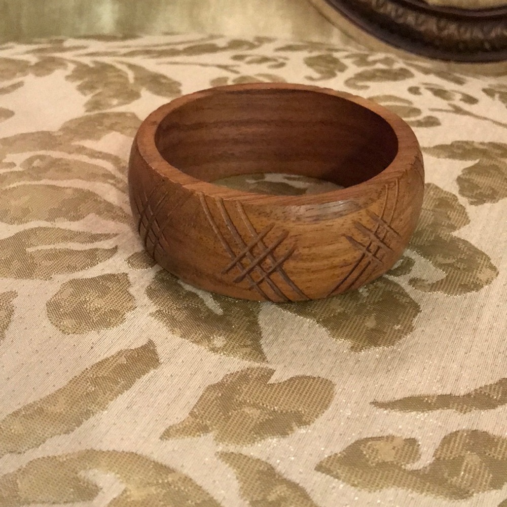 NEW~ Wood Hand Carved Bangle Bracelet - Picture 2 of 4